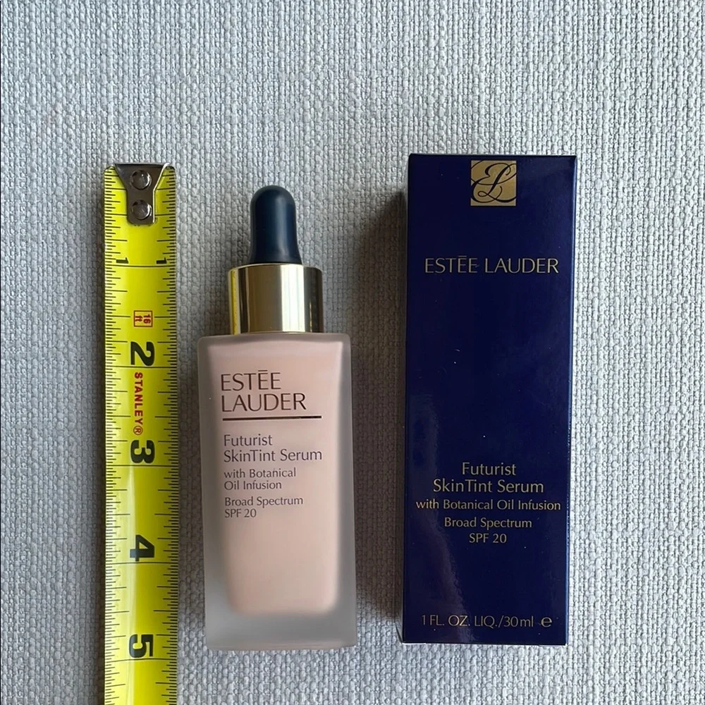 Estée Lauder Futurist SkinTint Serum Foundation SPF 20- 2C3 Fresno